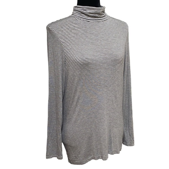Tahari Gray Black Stripe Soft Stretch Turtleneck Long Sleeve Shirt Small - Picture 2 of 7
